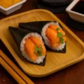 Salmon & Scallions Temaki (2 pcs)
